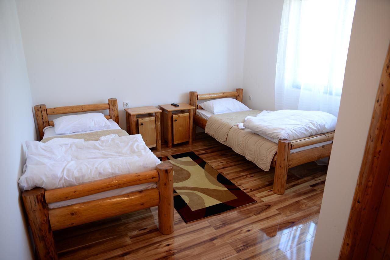Koruge Motel Nacionalni Restoran Ognjiste מראה חיצוני תמונה