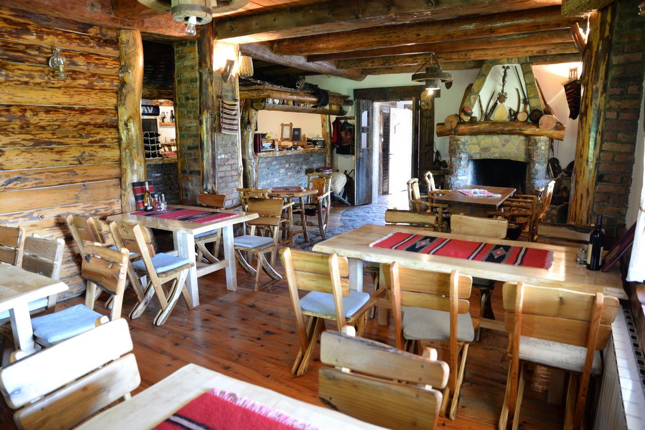 Koruge Motel Nacionalni Restoran Ognjiste מראה חיצוני תמונה